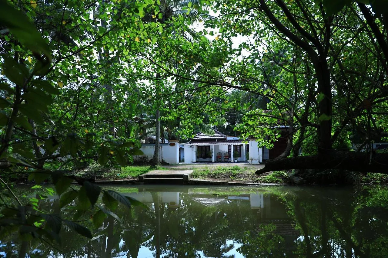 Villa Ashtaman'S Chayakadaveedu à Kollam